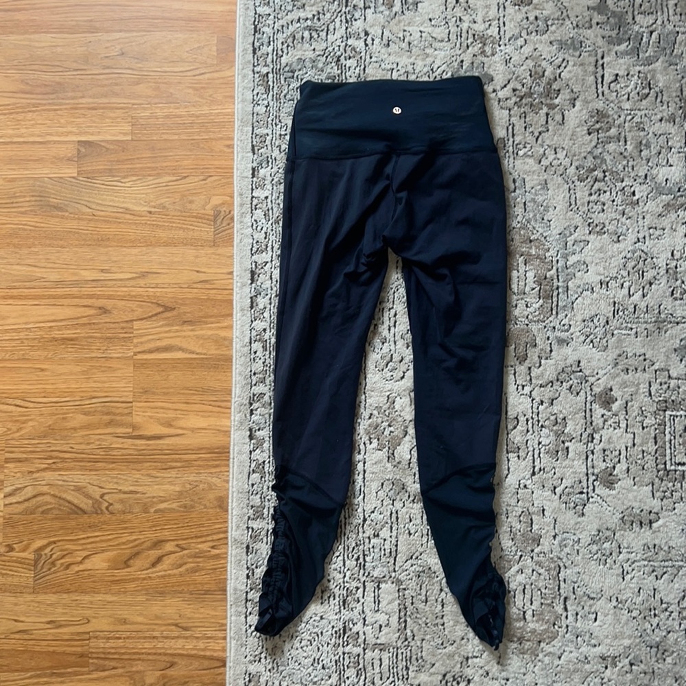 Lululemon mesh navy leggings